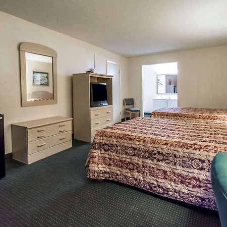 Rodeway Inn Gainesville - University Area Экстерьер фото