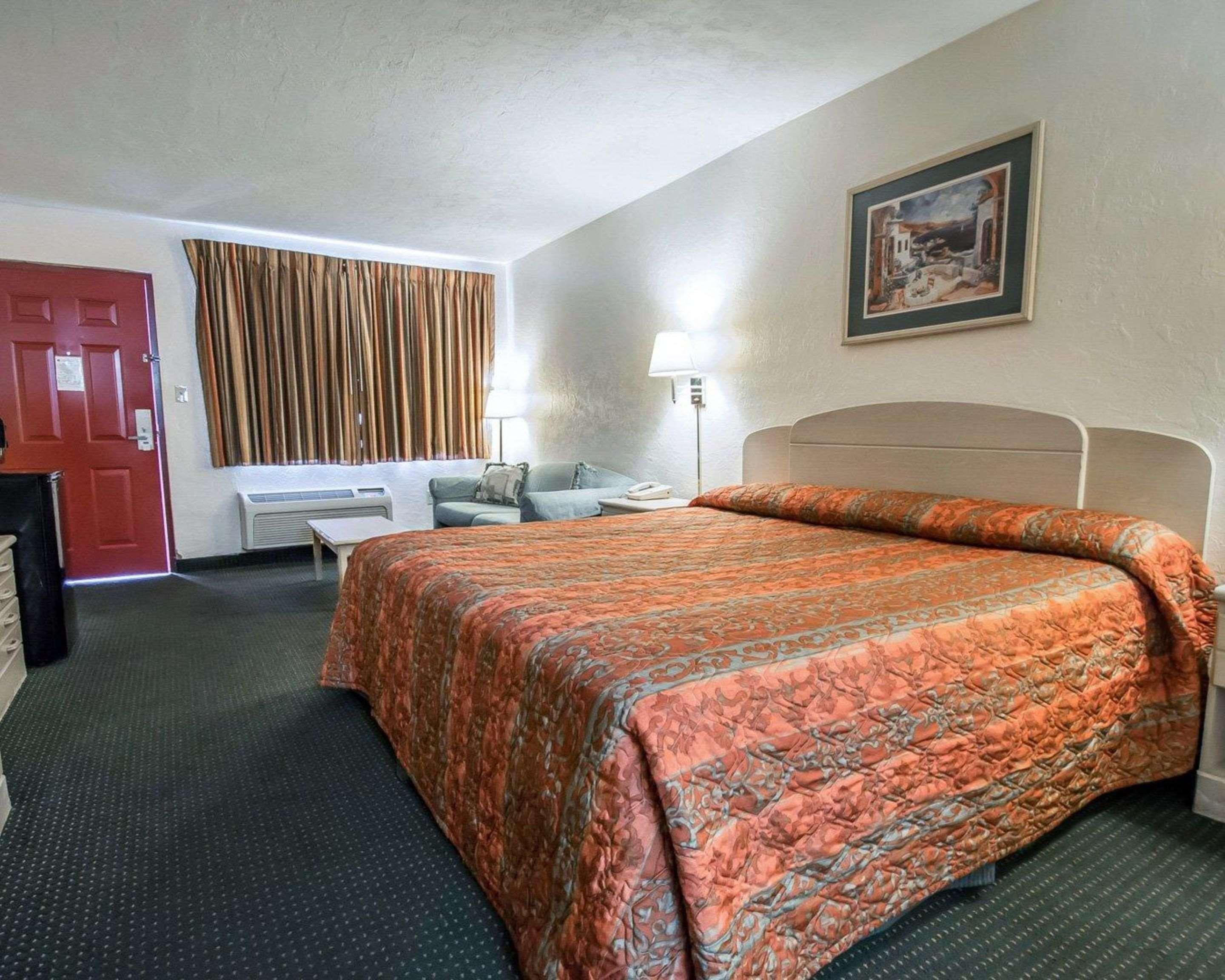 Rodeway Inn Gainesville - University Area Экстерьер фото