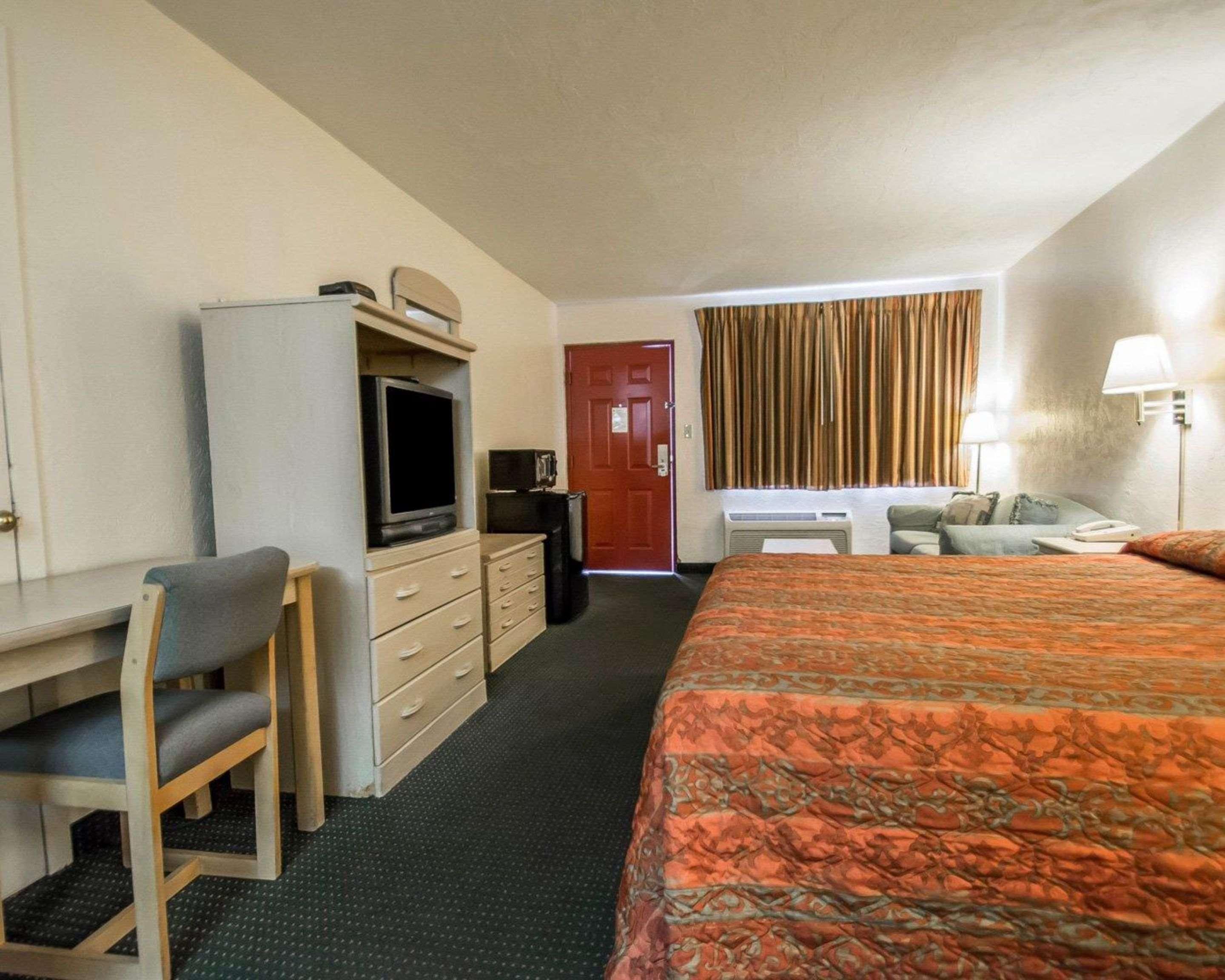 Rodeway Inn Gainesville - University Area Экстерьер фото