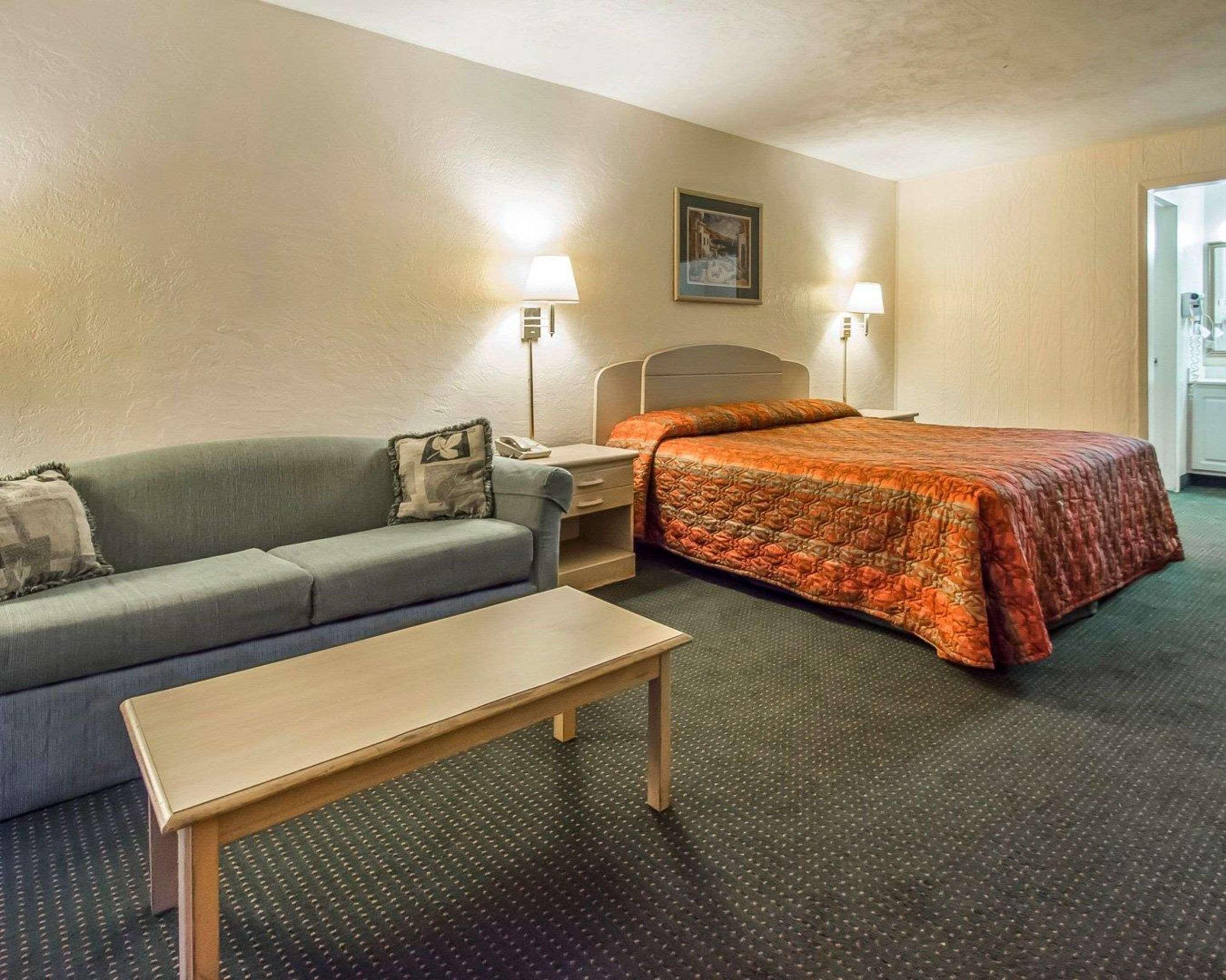 Rodeway Inn Gainesville - University Area Экстерьер фото